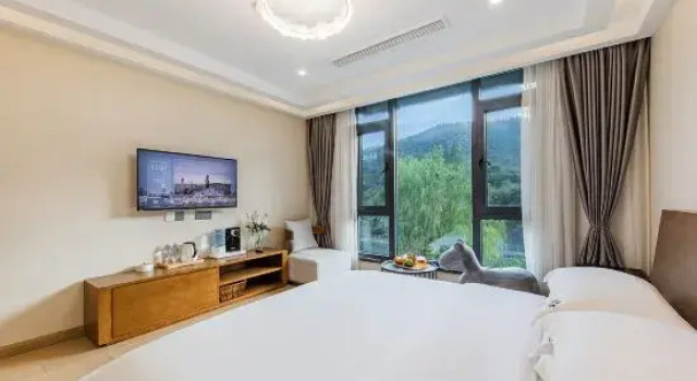 Семейный люкс с красивым видом из окна Qianyu·ZELIN  Starry Sky Beauty Accommodation (Anji Yunshang Grassland)
