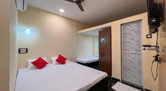 Hotel O Golden Suites, Забронировать Отель Отели штата Махараштры с завтраком, Завтраки
