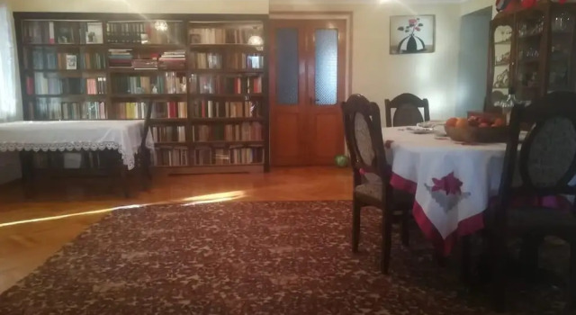 Четырёхместный номер Standard с балконом Hotel Kharabadze