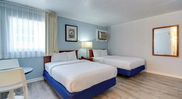 Номер Standard с балконом и с видом на улицу Rideau Oceanfront Motel