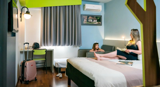 ibis Styles Curitiba Centro Civico, Забронировать Отель Отели Куритиба с парковкой, рядом с Конгресс-центр Estacao Embratel, Парковка