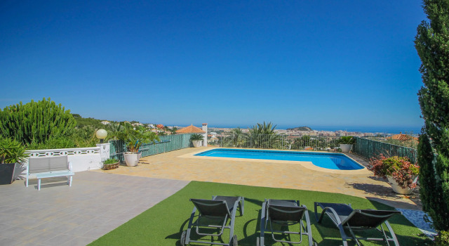 Villa Pepa in Denia with 4 bedrooms and 2 bathrooms, Забронировать Вилла Дения Коста-Бланка, рядом с Cova de L'Aigua