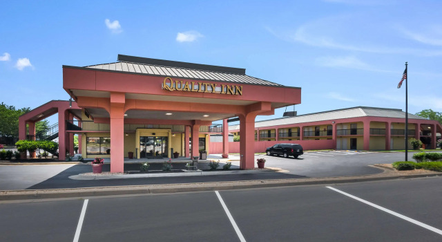 Quality Inn Fredericksburg-Central Park Area, Prenota Hotel Hotel a Virginia con colazione, Colazione
