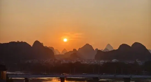 Jianju Zero Distance Li River Homestay (Guilin High-Speed Railway North Station Store)