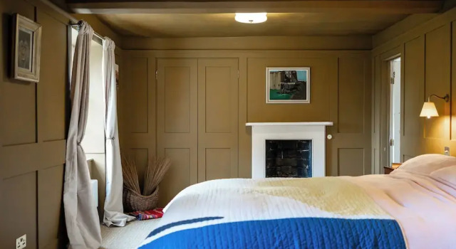 Stunning 8-Bedroom Home in Painswick
