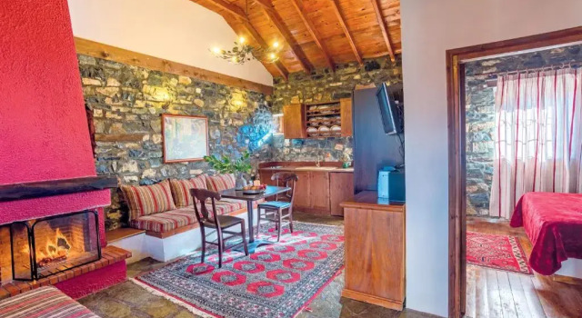 Chalet ROUGA Mountain Boutique Suites & Spa