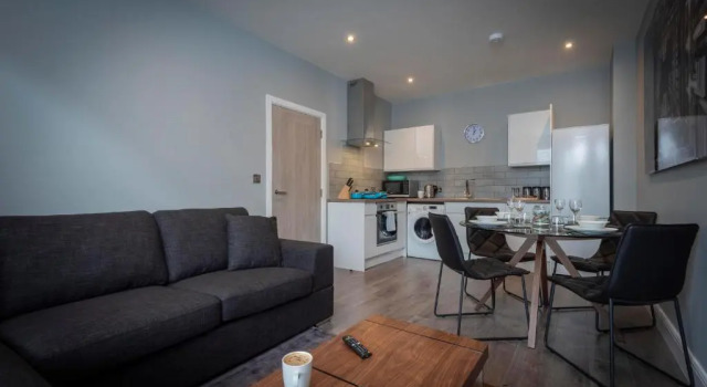 Апартаменты Gordon Moon Suites Bolton Centre Apartments