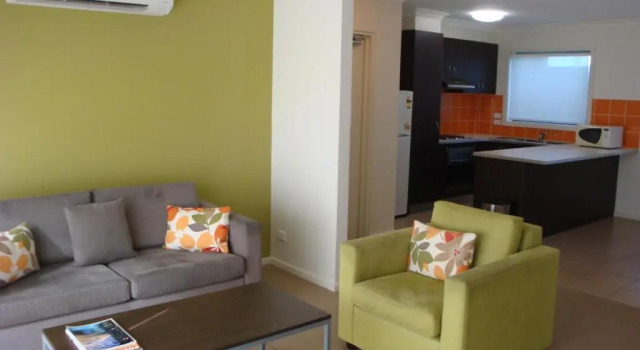 Апартаменты Oceanic on Thompson Apartments
