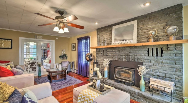 Коттедж с 3 комнатами Stylish Suburban Getaway, 10 Miles to Royal Mtn!