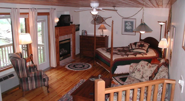 Westwind Inn on the Lake, Prenota Hotel Trent Lakes Canada