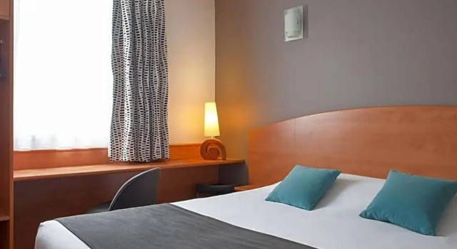 Номер Comfort Brit Hotel Bressuire