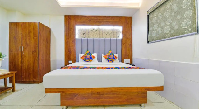 FabHotel Royal King, Rezerwuj Hotel Koba Gujarat