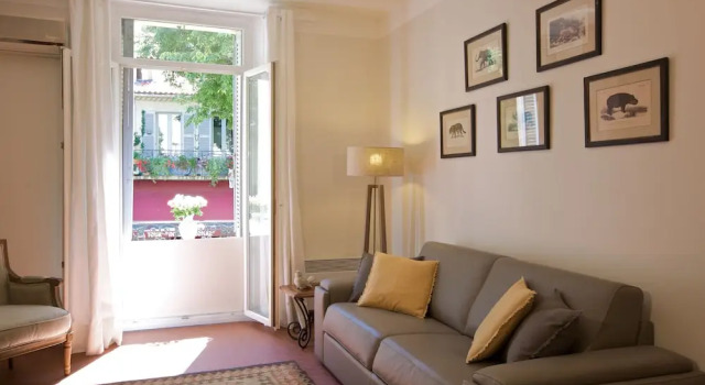 Prime Location for This 1 Bedroom Apartment Full of Charm in the Heart of the ol