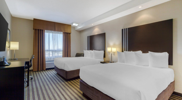 Четырёхместный номер Standard Best Western Plus Sherwood Park