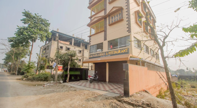 OYO 69895 Kalpana Residency Inn, Prenota Hotel Siliguri West Bengal