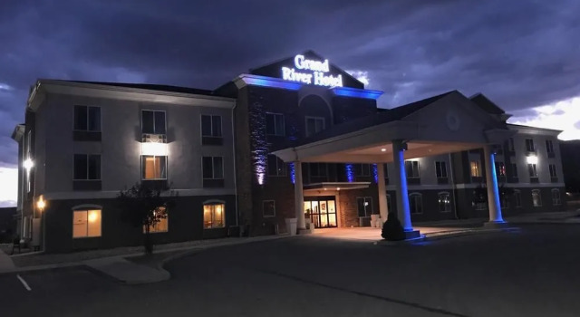Days Inn & Suites Parachute, Rezervați Hotel Parachute Colorado