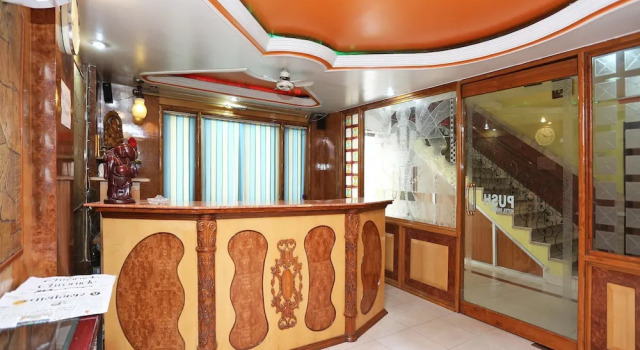 OYO 15468 Hotel Sharda