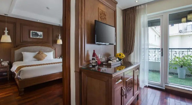 Номер Standard с балконом Hanoi Pearl Hotel