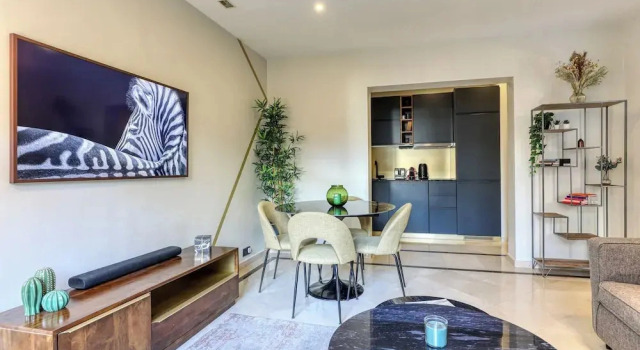 Montaigne Executive Suite, Забронировать Апартаменты/квартира Апартаменты Парижа, рядом с Свято-Троицкий собор и Русский православный духовно-культурный центр, Апартаменты/квартира