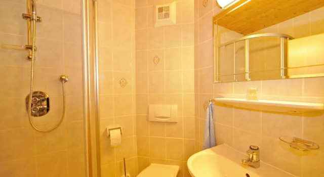 Номер Standard Pension Isabella