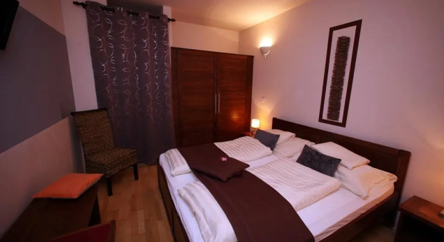 DAS Landhaus Klambauer - Apartmenthaus Thermennähe St Martins Therme, Book Apartment Frauenkirchen 