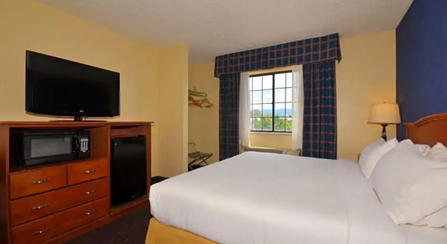 Двухместный студия-люкс Ramada by Wyndham Santa Fe
