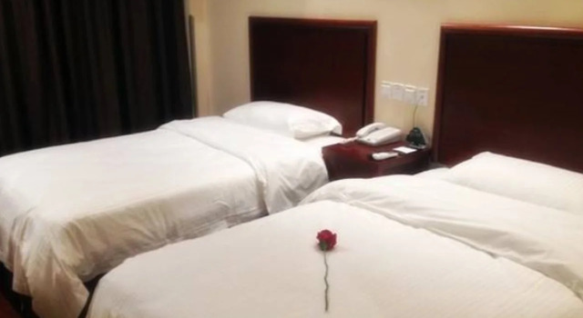 GreenTree Inn AnHui FuYang YingShang ZhongShan Road Express Hotel, Book Hotel Fuyang Anhui
