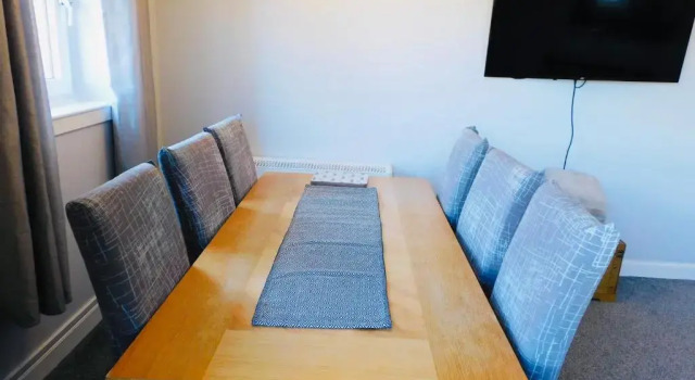 Beautiful 3 Bedroom Apt, mins from Glasgow Airport, M8 & SEC, Забронировать Отель Пейсли Стратклайд, рядом с Thomas Coats Memorial Baptist Church