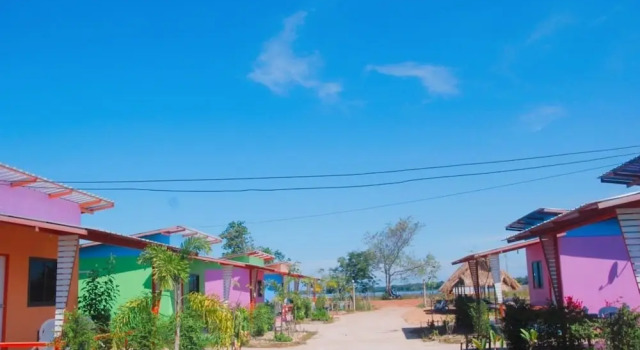 Baan Tungkiengbueng, Book Hotel Bueng Khong Long 