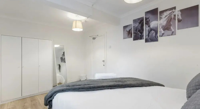 City Escape London - Spacious 4 Bedroom House, Забронировать Отель Отели Англии 3 звезды, 3*