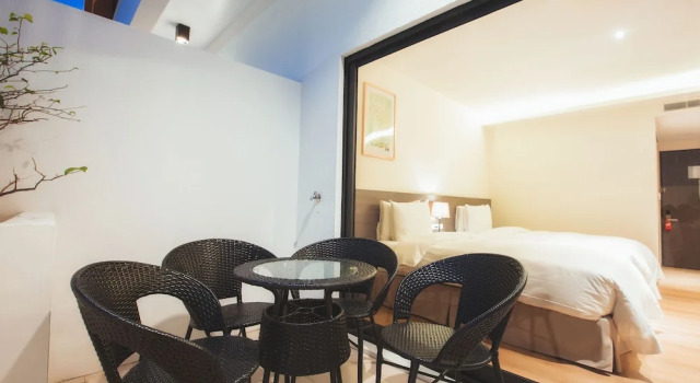 Номер Standard с балконом FangLiao Hotel