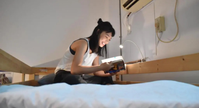 Кровать в общем номере Lazy House