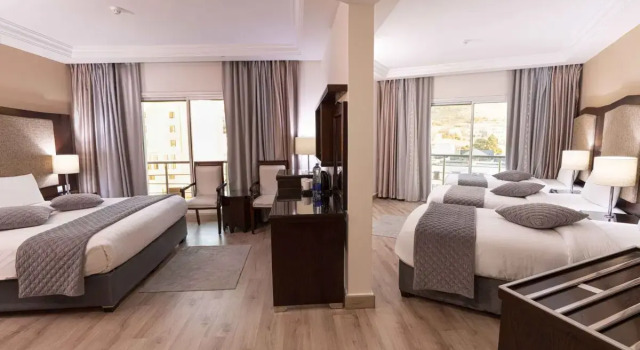 Семейный номер Standard Petra Moon Hotel