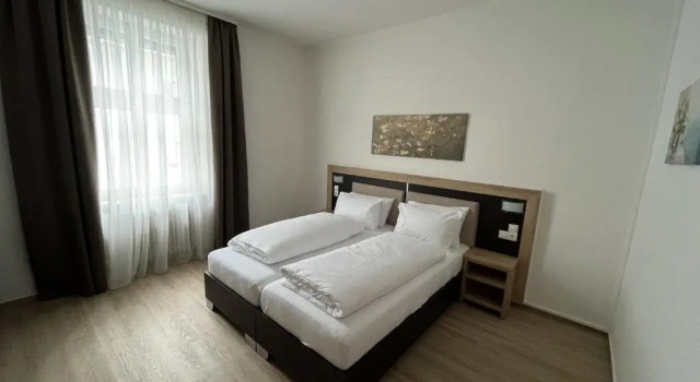 City Hotel
