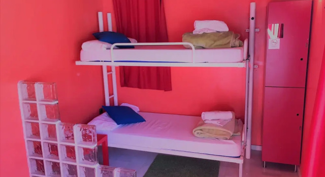 White Nest Hostel, Забронировать Хостел Гранада Granada Province, рядом с Музей народных традиций и искусств Los Tiros de Granada