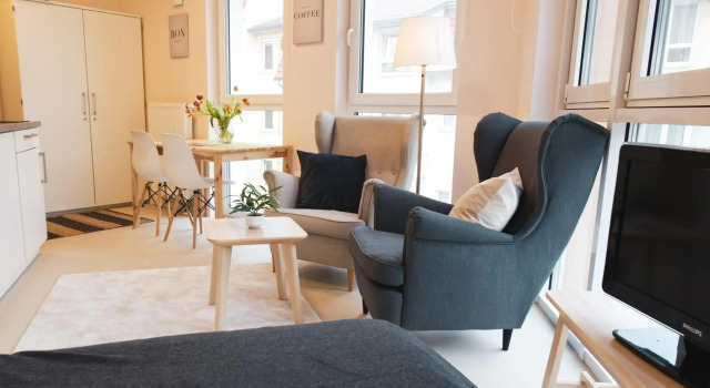 FULL HOUSE Studios - CityView Apartment - NETFLIX + WiFi inkl., Book Apartment Leipzig Saxony