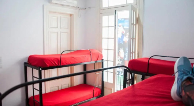Кровать в общем номере Ideal Social Hostel