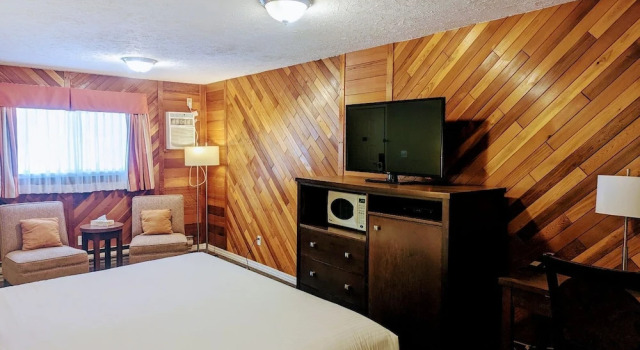 Люкс Deluxe Alpine Inn & Suites