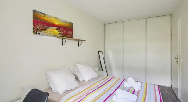 1BR Paris 10th Gare du Nord Stade France