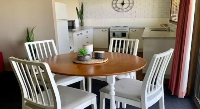 Апартаменты Цокольный этаж Montville Holiday Apartments