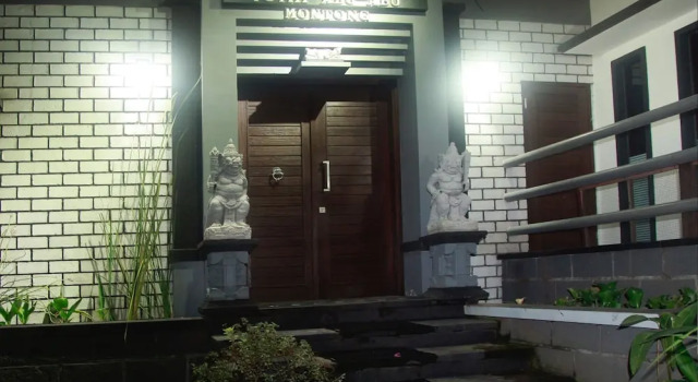 Villa Rumah Putih Abu Abu, Забронировать Отель Матарам Ломбок