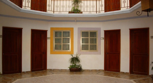 Hotel Alux Playa del Carmen, Забронировать Отель Плая-дель-Кармен Кинтана-Роо, рядом с Пляжный клуб Mamitas