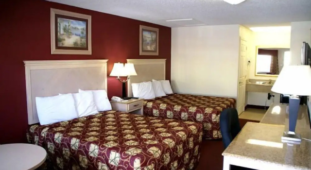 Четырёхместный номер Standard Crystal Inn and Suites
