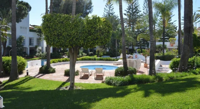 Апартаменты White Pearl Beach L2