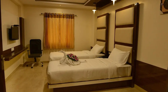 Hotel STM Palace, Забронировать Отель Отели Коимбатур 3 звезды, 3*