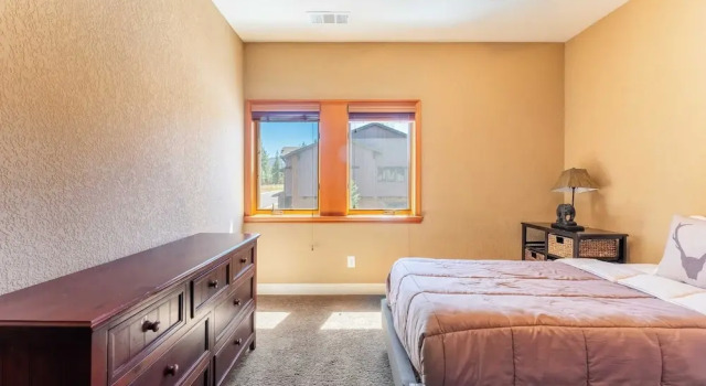 Luxe All-season Retreat by Avantstay Prime Location, Near Skiing, Забронировать Дом для отпуска Траки Скво-Вэлли, рядом с Гольф-клуб Ponderosa