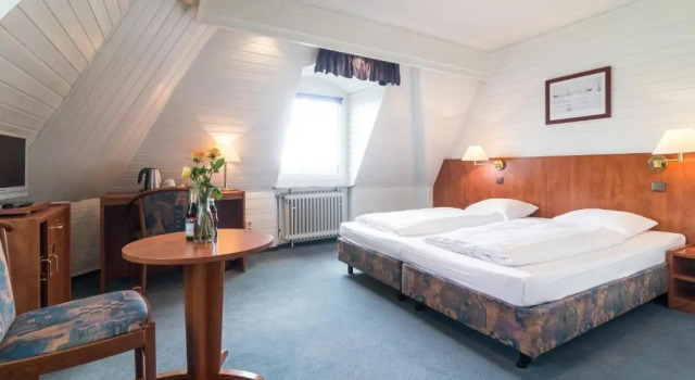 Четырёхместный номер Standard Tagungshotel Höchster Hof