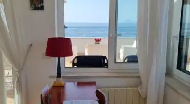 Attico Sul Mare Brolo, Buchen Sie Hotel Brolo Sizilien