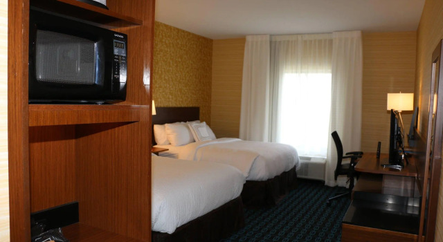 Четырёхместный номер Standard Fairfield Inn & Suites by Marriott Bowling Green