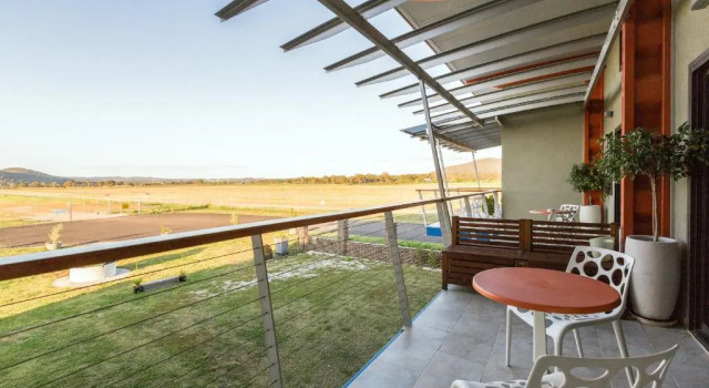 Двухместный номер Deluxe с балконом Hangar House Mudgee